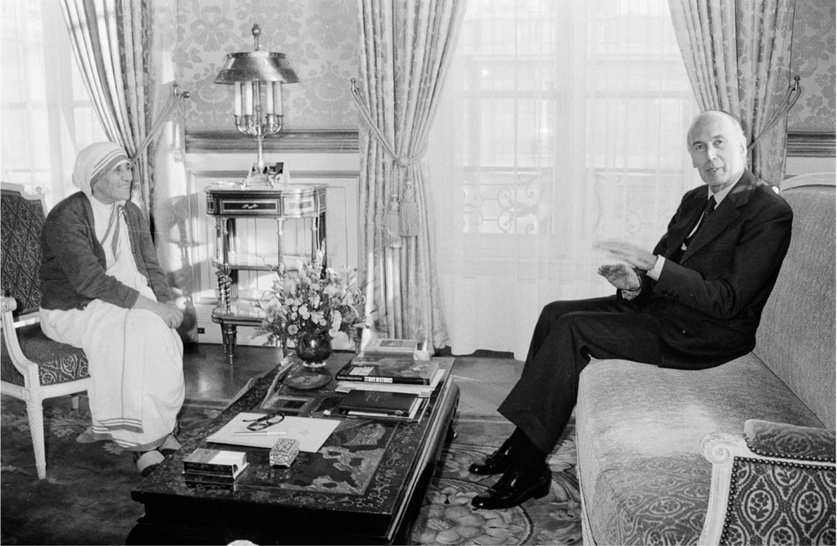 Audience de Mère Teresa avec le Président Giscard d'Estaing au Palais de l'Elysée le 27 octobre 1980