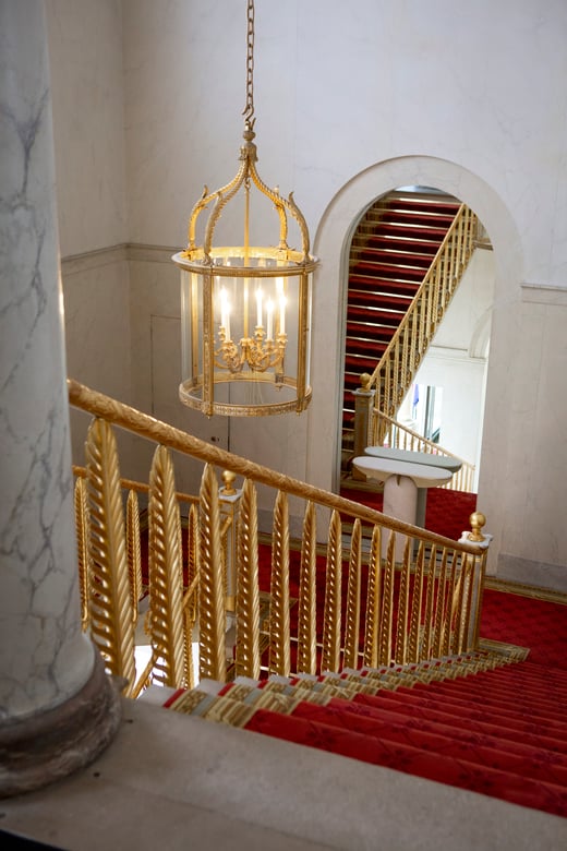 Vue de l'escalier Murat depuis le 1er étage du palais
