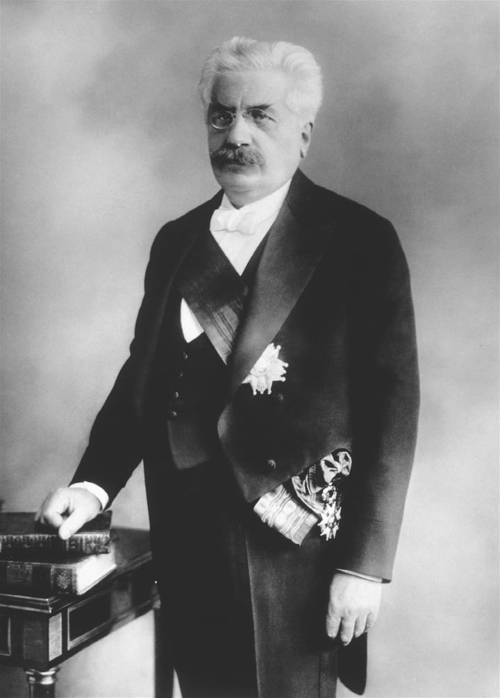 Official portrait: Alexandre Millerand